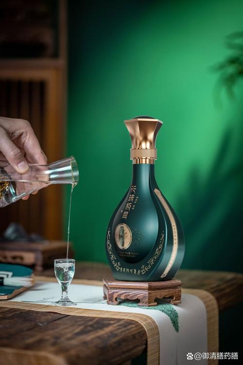 御清膳藏狼生态养生酒是御清膳药膳旗下产品,以高海拔青稞为基酒,添加